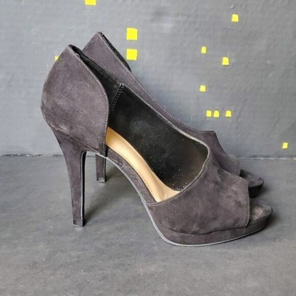 Apt 9 Black Cutout Heels - Picture 5 of 8